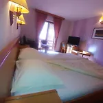 Delminium Hotel 3*
