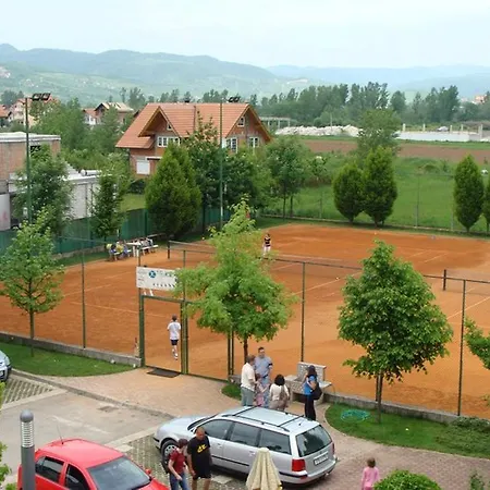 Delminium Hotel 3*