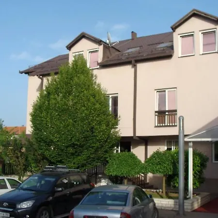 Delminium Hotel